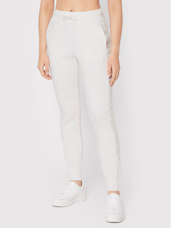 Спортивные брюки стандартного кроя Guess, белый
Спортивные брюки стандартного кроя Guess, белый