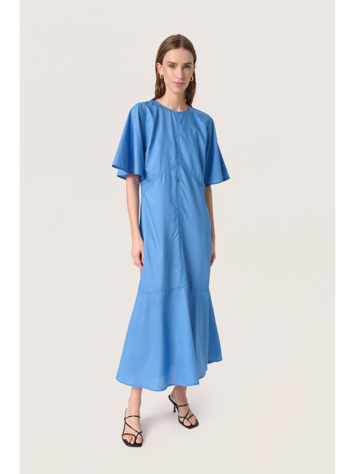 Платье SLEmmy Feminine Shape в синем цвете Yonder Soaked in Luxury
Платье SLEmmy Feminine Shape в синем цвете Yonder Soaked in Luxury