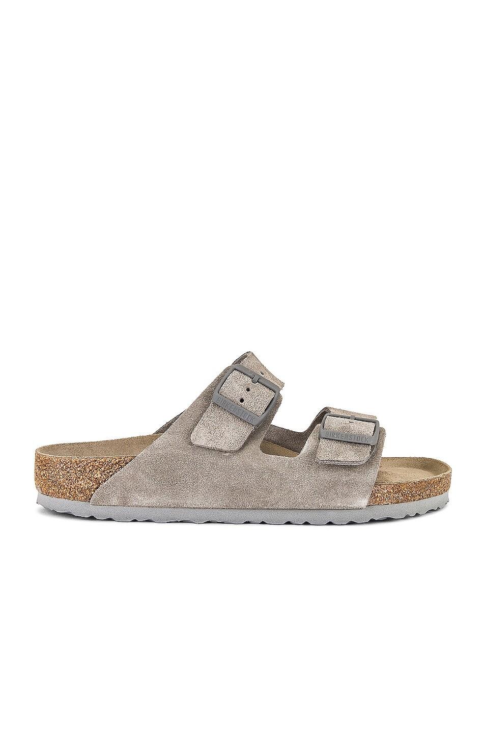Шлепанцы Birkenstock Arizona Soft Footbed, цвет Stone Coin
Шлепанцы Birkenstock Arizona Soft Footbed, цвет Stone Coin