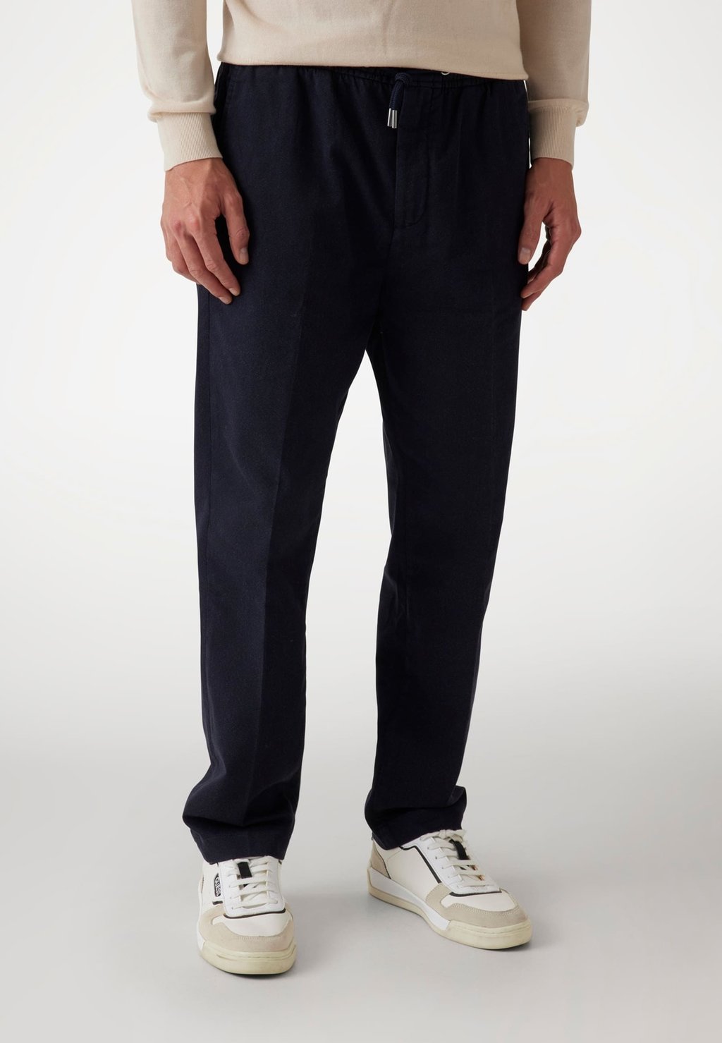 Чиносы Guess, темно-синий
Чиносы Guess, темно-синий