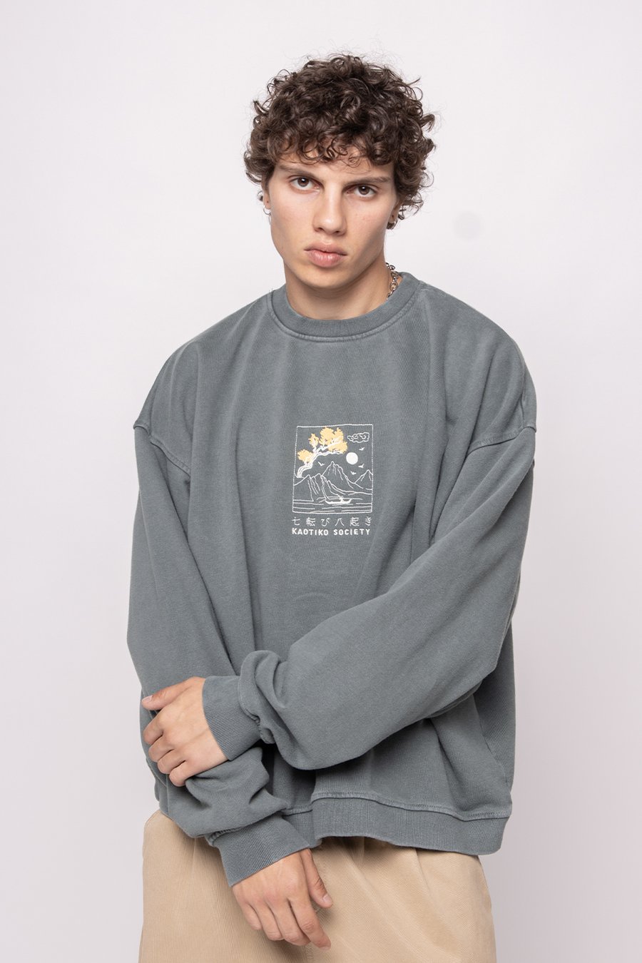 Толстовка Kaotiko CREW UNISEX, Olive
Толстовка Kaotiko CREW UNISEX, Olive