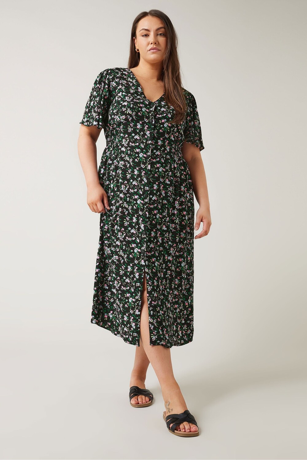 Платье с оранжевыми пуговицами и рукавами ангелочками Evans, розовый
Платье с оранжевыми пуговицами и рукавами ангелочками Evans, розовый