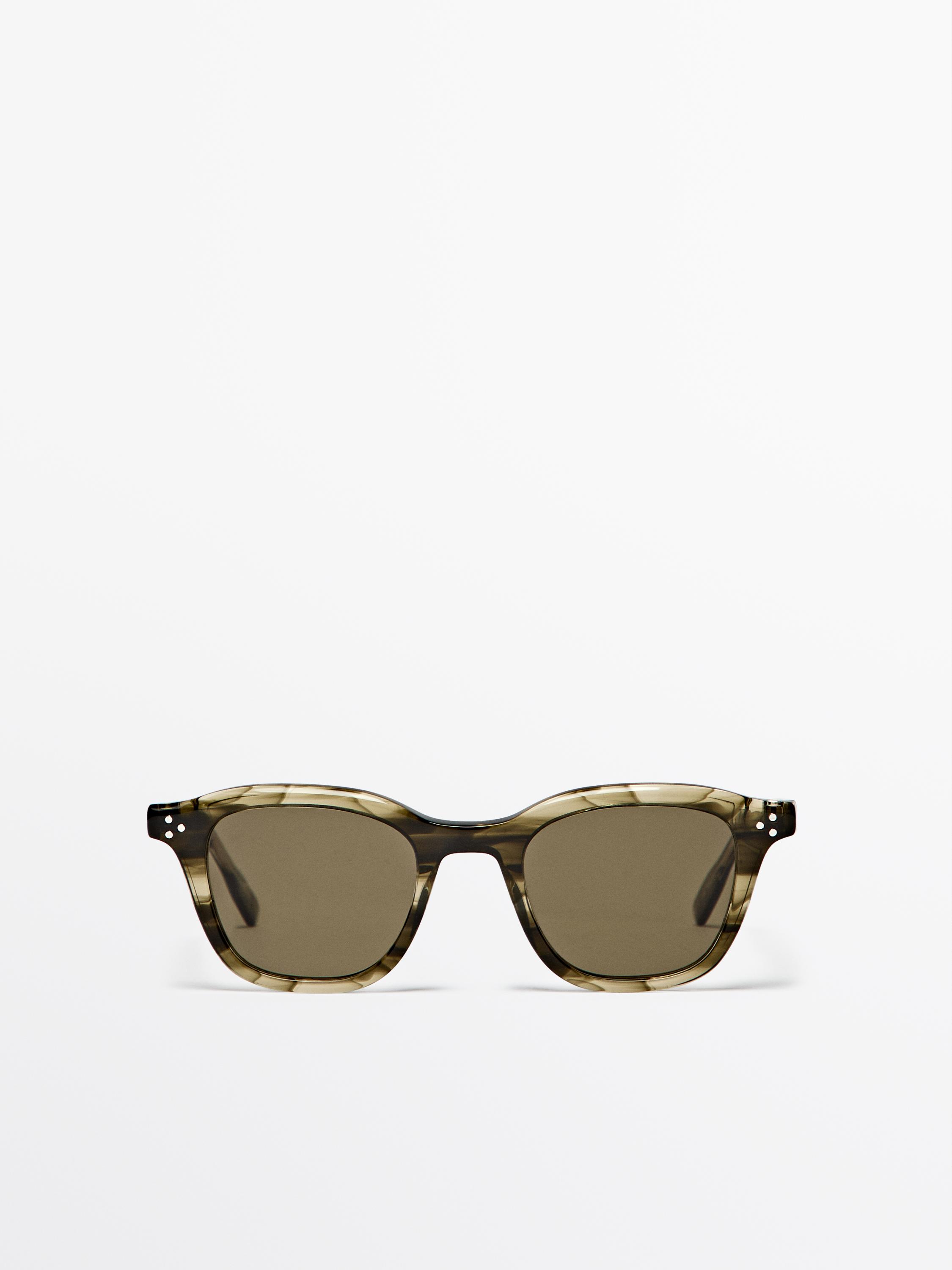 Солнцезащитные очки прямоугольной формы с эффектом черепаховой кожи Massimo Dutti, зеленый
Солнцезащитные очки прямоугольной формы с эффектом черепаховой кожи Massimo Dutti, зеленый