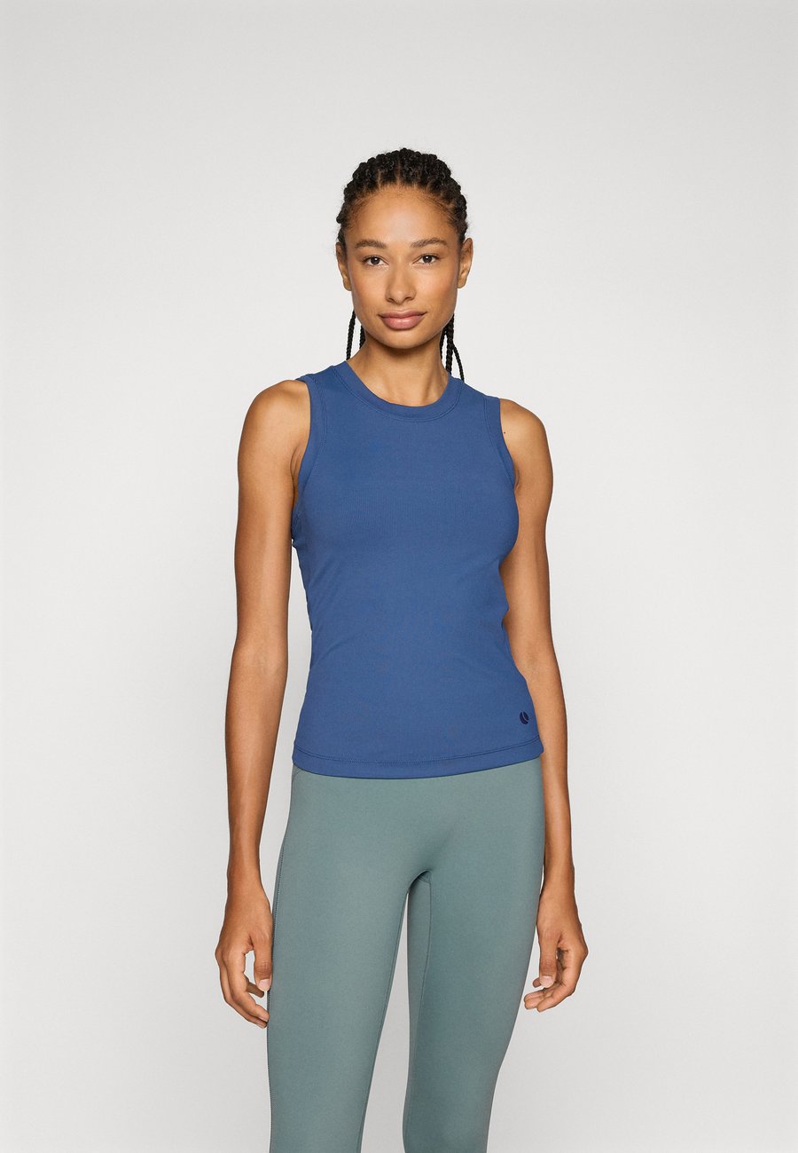 Топ Björn Borg ACE POCKET TANK, Sargasso Sea/Teal
Топ Björn Borg ACE POCKET TANK, Sargasso Sea/Teal