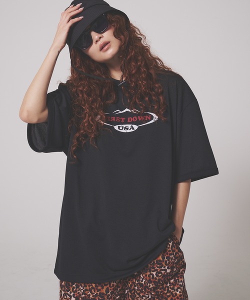 Футболка с коротким рукавом, контрастной отделкой, эффектом льна FIRST DOWN, черный
Футболка с коротким рукавом, контрастной отделкой, эффектом льна FIRST DOWN, черный