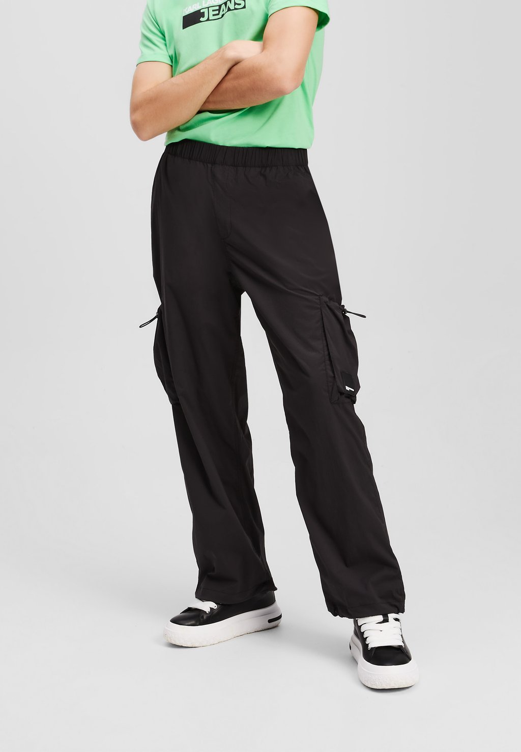 Брюки карго KARL LAGERFELD, черный
Брюки карго KARL LAGERFELD, черный