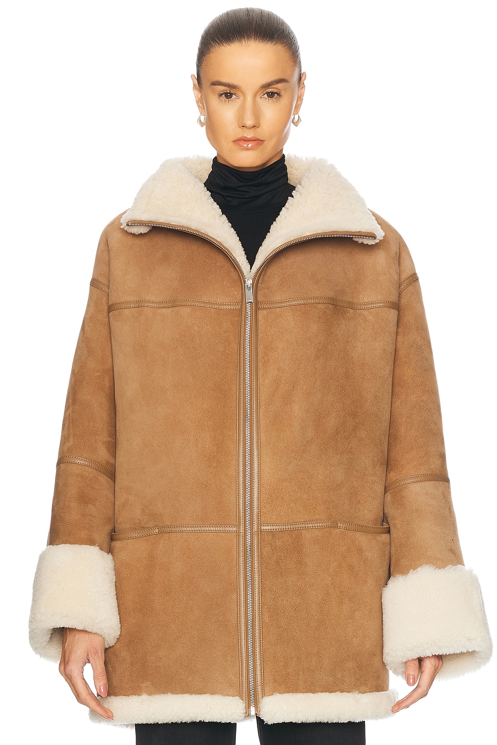 Куртка из овчины Signature Toteme, Biscuit
Куртка из овчины Signature Toteme, Biscuit