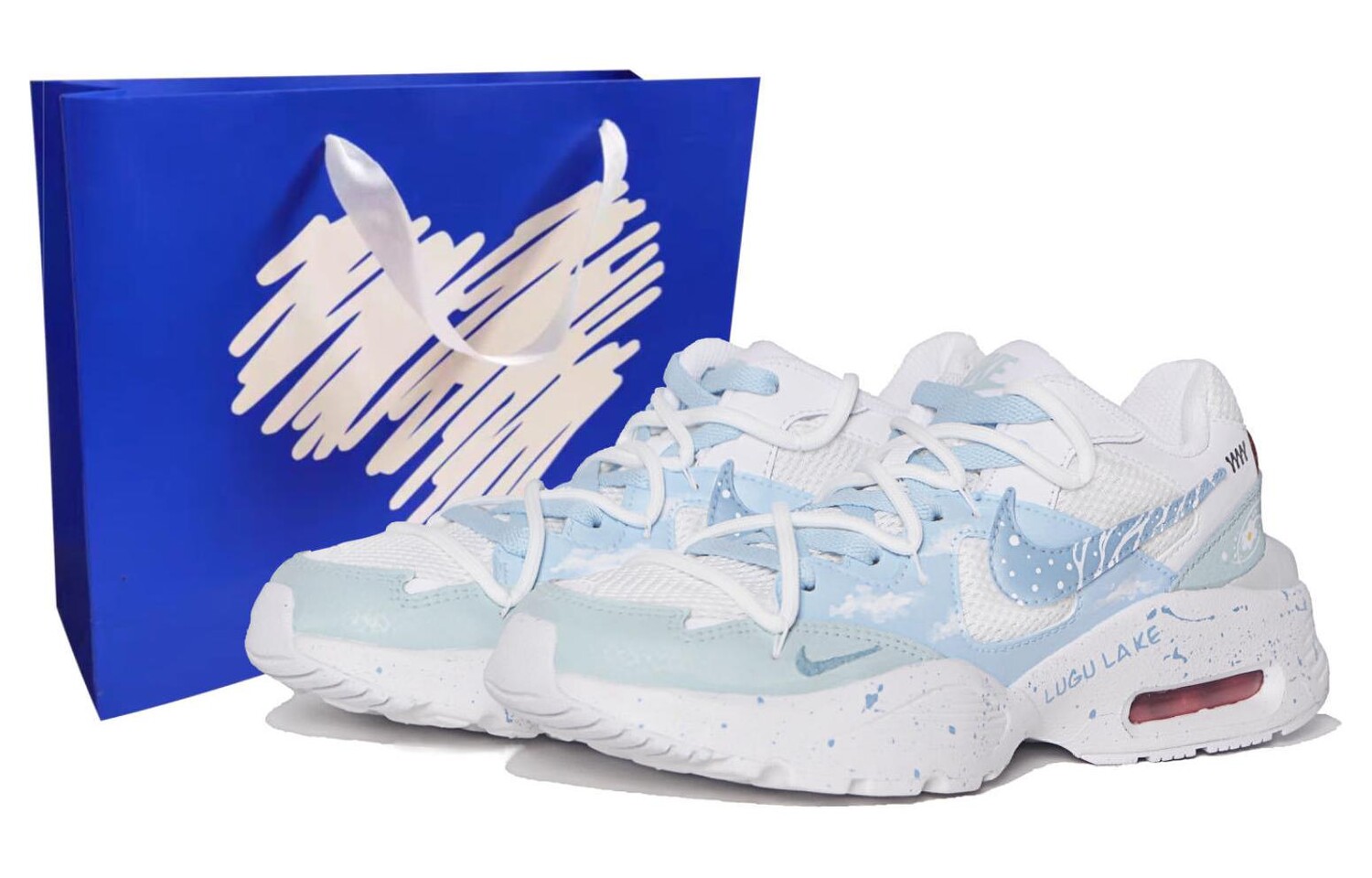 Кроссовки Air Max Fusion женские с низким верхом, белые/небесно-голубые/зеленые Тиффани Nike
Кроссовки Air Max Fusion женские с низким верхом, белые/небесно-голубые/зеленые Тиффани Nike