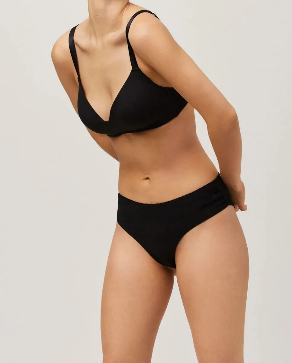 Трусики-миди из органического хлопка Ysabel Mora, черный
Трусики-миди из органического хлопка Ysabel Mora, черный