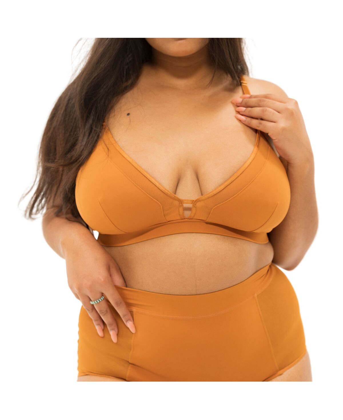 Бюстгальтер-бралетт телесного оттенка с полным покрытием Naked Rebellion
Бюстгальтер-бралетт телесного оттенка с полным покрытием Naked Rebellion