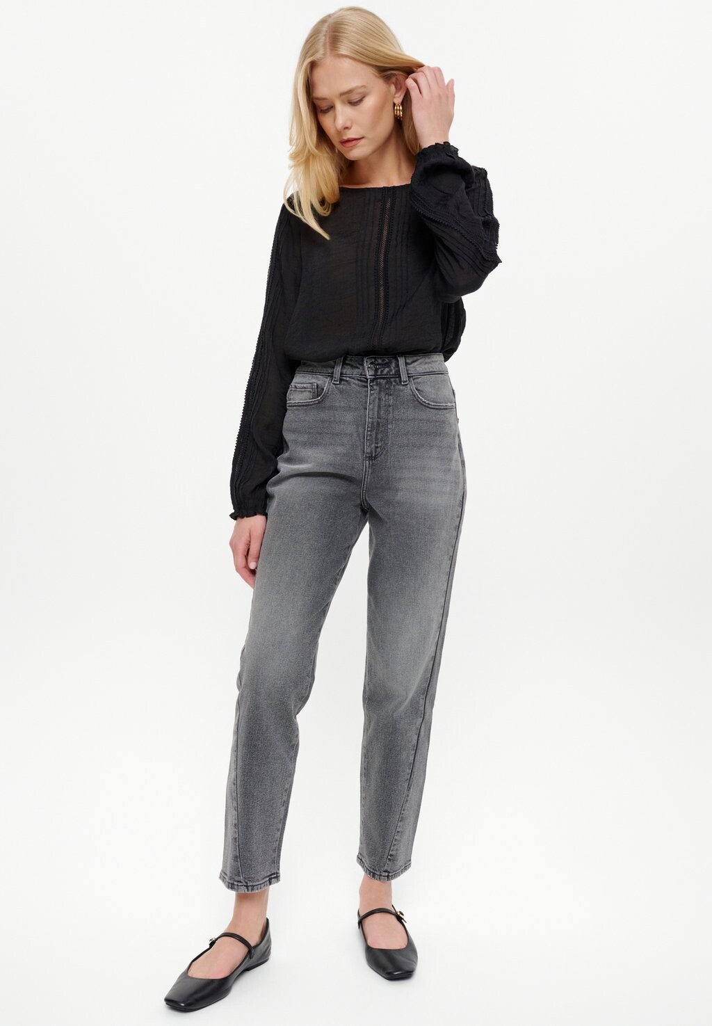 Джинсы зауженного кроя Greenpoint, серый деним
Джинсы зауженного кроя Greenpoint, серый деним