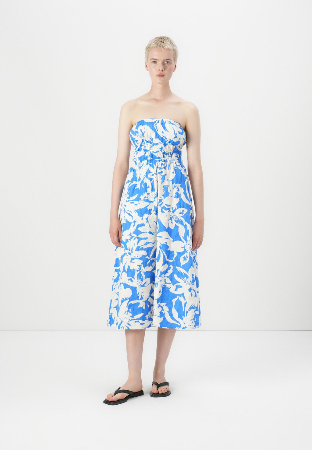 Повседневное платье IN THE SKY MIDI Billabong, черный
Повседневное платье IN THE SKY MIDI Billabong, черный