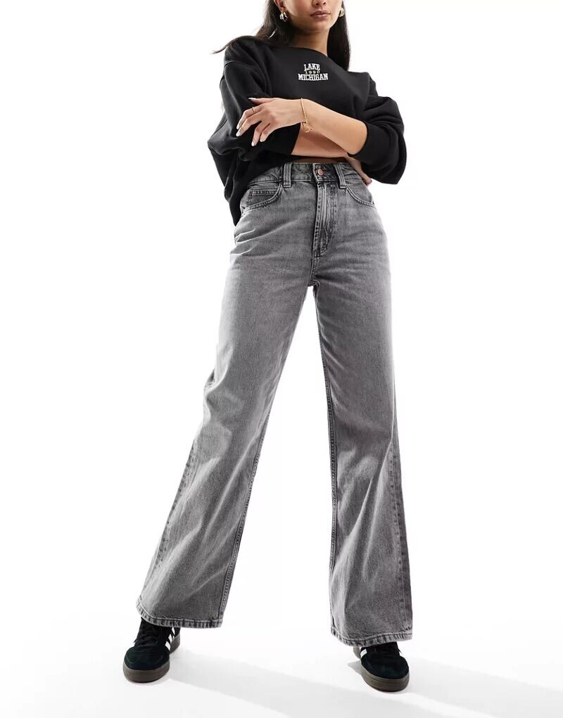 Серые джинсы папы ASOS
Серые джинсы папы ASOS