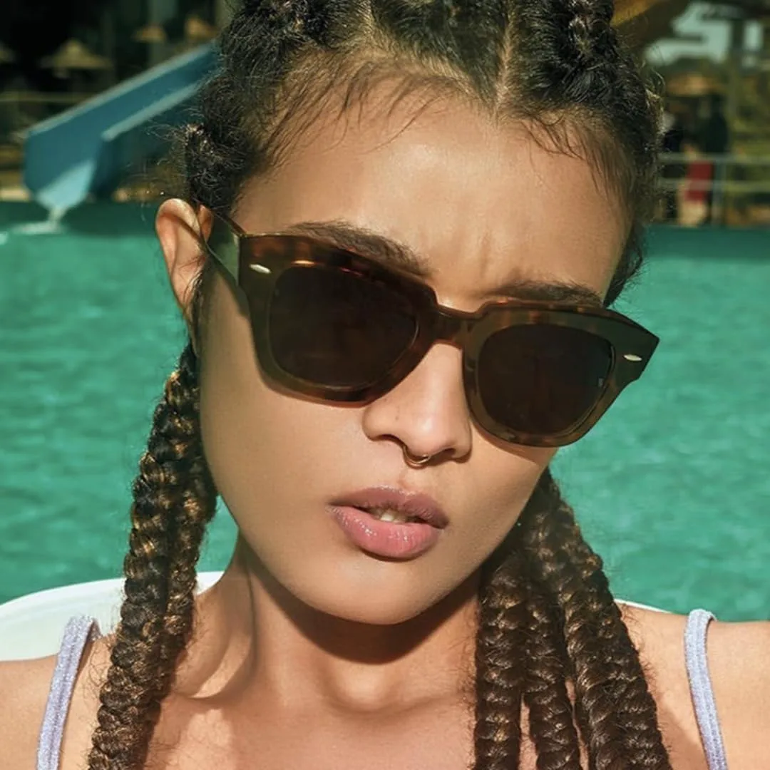 Солнцезащитные очки с защитой UV400 | Оправа «кошачий глаз» с заклепками | для женщин и мужчин, для занятий спортом на открытом воздухе и вождения DSVIGF, Red Gray
Солнцезащитные очки с защитой UV400 | Оправа «кошачий глаз» с заклепками | для женщин и мужчин, для занятий спортом на открытом воздухе и вождения DSVIGF, Red Gray