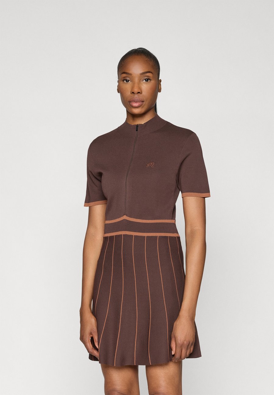 Платье Malbon PHILLIPA DRESS 2-IN-1, Mahogany/Dark Brown
Платье Malbon PHILLIPA DRESS 2-IN-1, Mahogany/Dark Brown