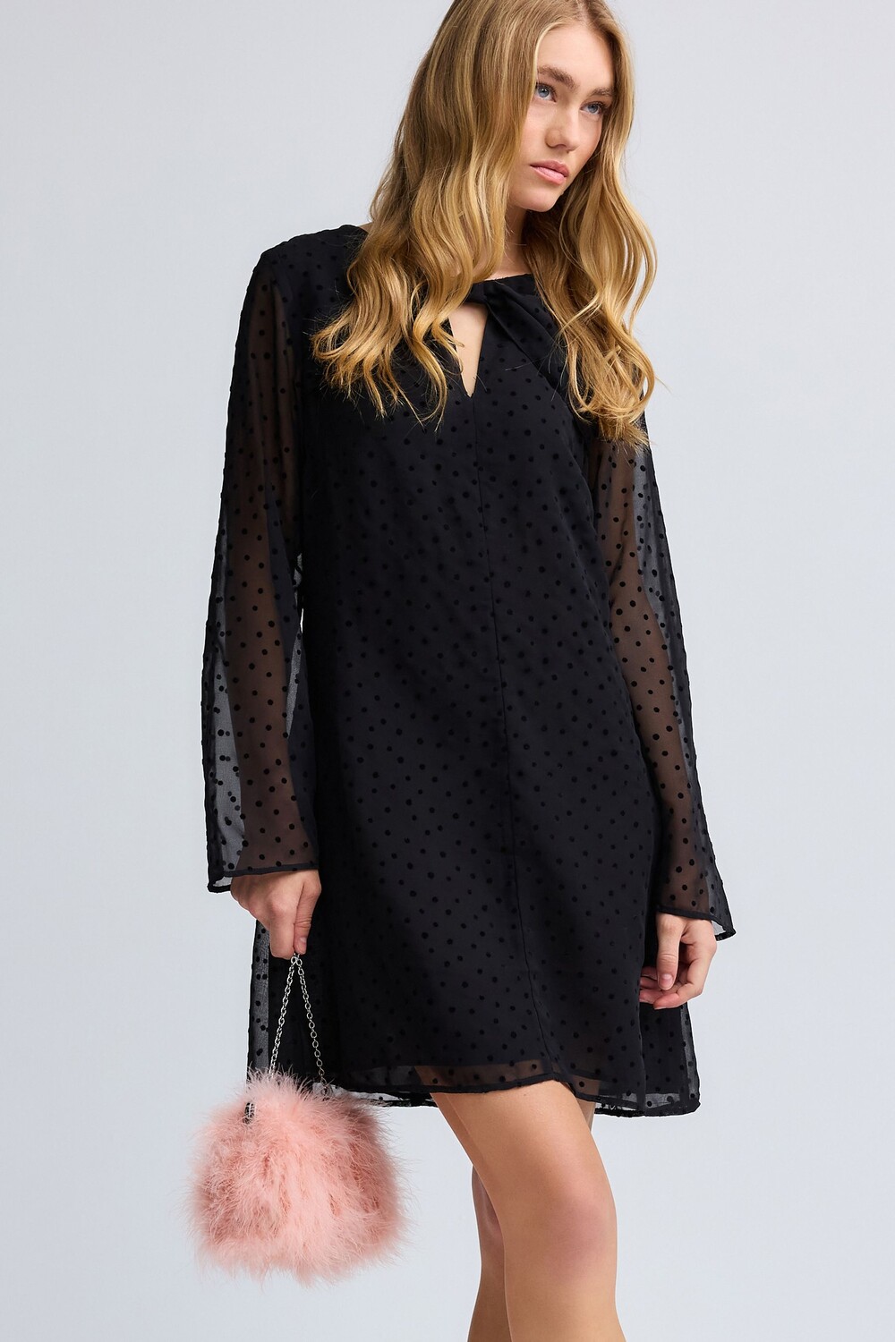 Мини платье с длинными рукавами и бантом на шее Next, черный
Мини платье с длинными рукавами и бантом на шее Next, черный