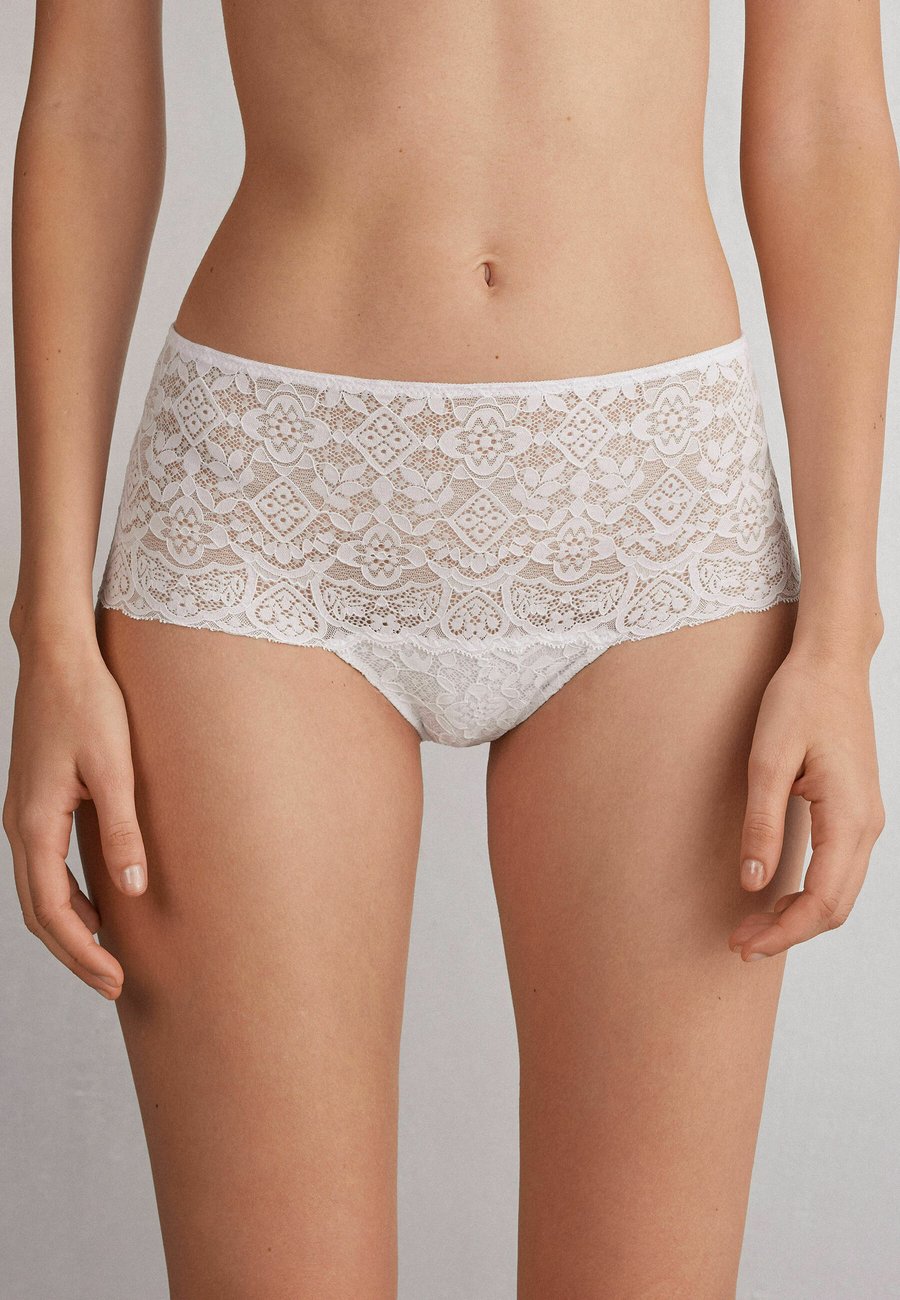 Брифы Intimissimi Briefs, White
Брифы Intimissimi Briefs, White