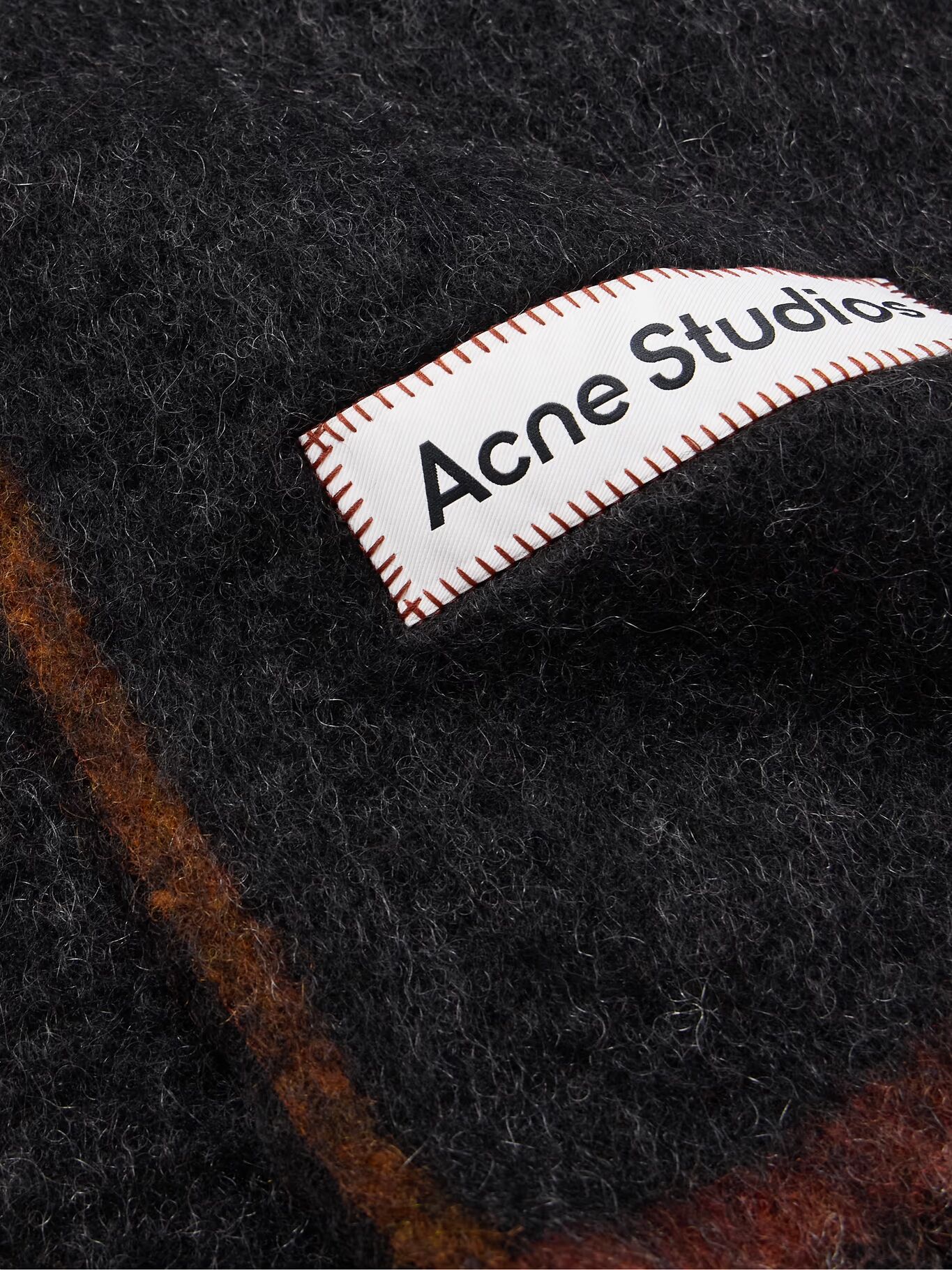 Вязаный шарф с бахромой Vally ACNE STUDIOS, черный
Вязаный шарф с бахромой Vally ACNE STUDIOS, черный