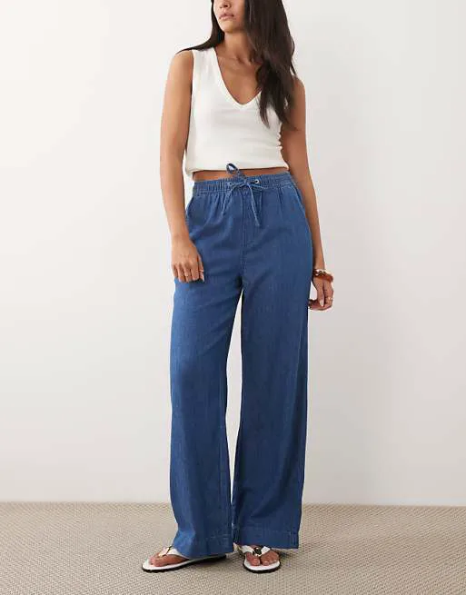 Синие брюки широкого кроя из шамбре New Look
Синие брюки широкого кроя из шамбре New Look