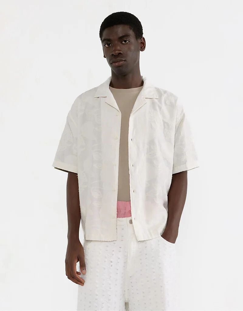 Рубашка с короткими рукавами из цветочного жаккарда Pull&Bear цвета «кремовый»
Рубашка с короткими рукавами из цветочного жаккарда Pull&Bear цвета «кремовый»