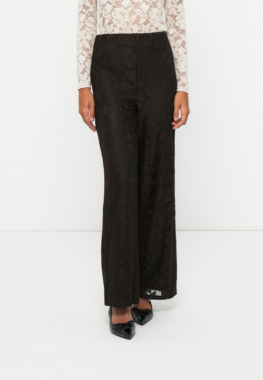 Брюки Vero Moda VMNELINE WIDE PANT, Chocolate Torte/Dark Brown
Брюки Vero Moda VMNELINE WIDE PANT, Chocolate Torte/Dark Brown