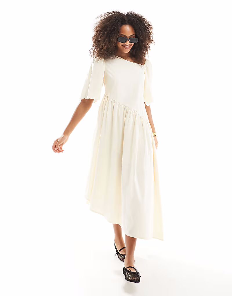 Асимметричное платье мидакси Native Youth цвета пахты
Асимметричное платье мидакси Native Youth цвета пахты