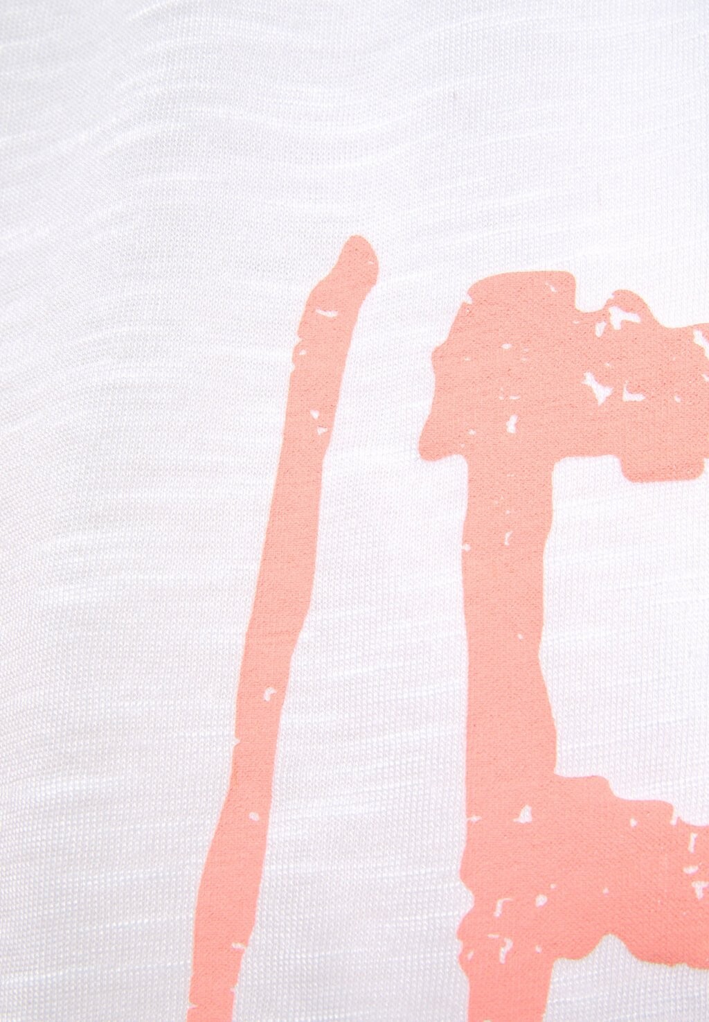 Принт на футболке Vivance, белый
Принт на футболке Vivance, белый