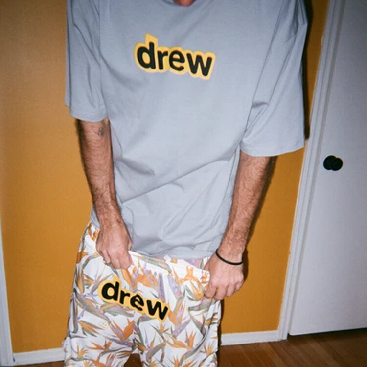 Футболка с логотипом Letter Series, унисекс, серая Drew House, серый
Футболка с логотипом Letter Series, унисекс, серая Drew House, серый