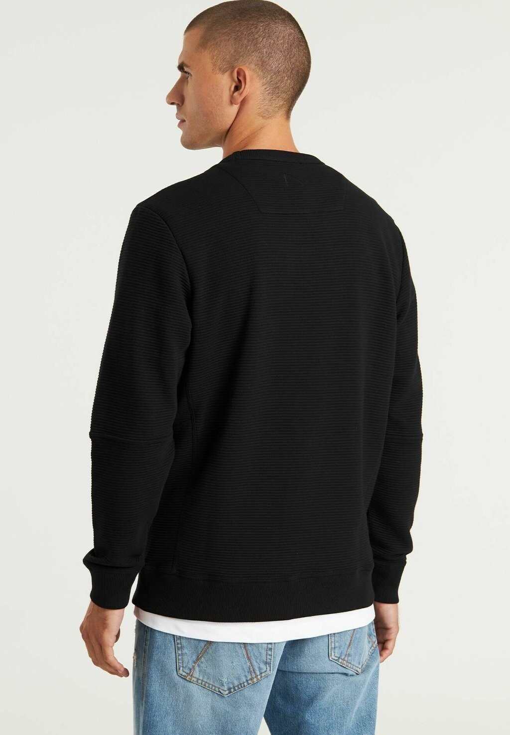 Джемпер BULLET CHASIN', черный
Джемпер BULLET CHASIN', черный