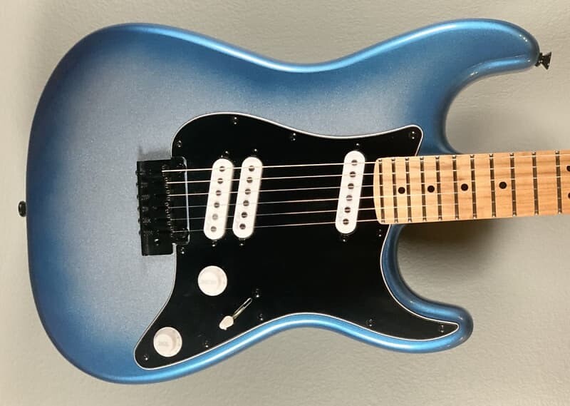Contemporary Stratocaster Special-Sky Burst Metallic Squier
Contemporary Stratocaster Special-Sky Burst Metallic Squier