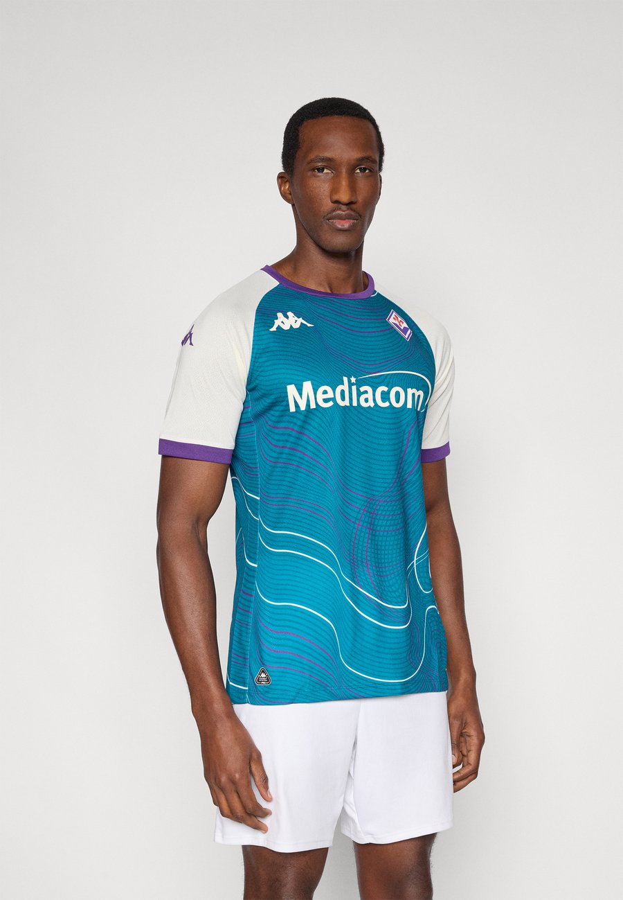 Футболка Kappa Gara FIORENTINA WARM UP, Turquoise Crystal/White Whisper/Violet Indigo/Stone Blue Denim, Белый, Футболка Kappa Gara FIORENTINA WARM UP, Turquoise Crystal/White Whisper/Violet Indigo/Stone Blue Denim
Футболка Kappa Gara FIORENTINA WARM UP, Turquoise Crystal/White Whisper/Violet Indigo/Stone Blue Denim, Белый, Футболка Kappa Gara FIORENTINA WARM UP, Turquoise Crystal/White Whisper/Violet Indigo/Stone Blue Denim