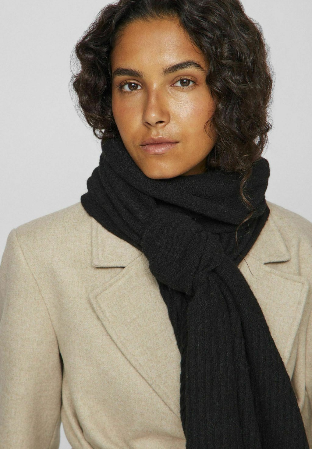 Шарф VILA, черный 
Шарф VILA, черный