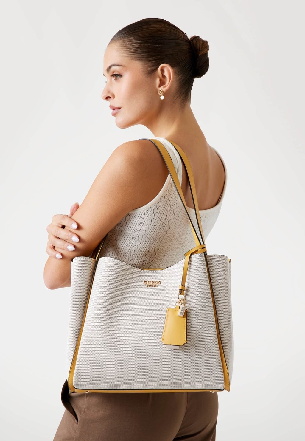 Сумка Guess, желтый
Сумка Guess, желтый