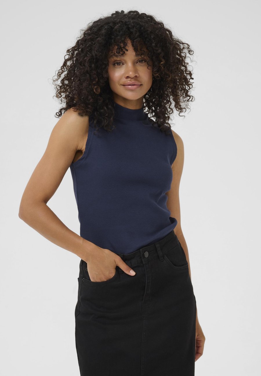 Топ Kaffe CARLA TURTLENECK, Midnight Marine/Dark Blue
Топ Kaffe CARLA TURTLENECK, Midnight Marine/Dark Blue