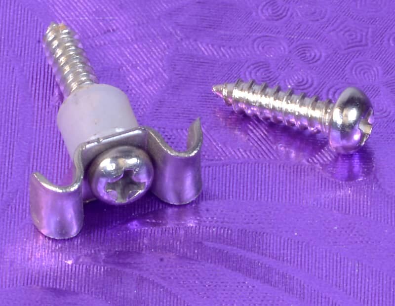 Fender Genuine Fender Original 60-х-70-х Новая старая струнная направляющая с винтами 60-х-70-х Никель, белый цвет Genuine Fender Original '60s-'70s New Old Stock String Guide With Screws
Fender Genuine Fender Original 60-х-70-х Новая старая струнная направляющая с винтами 60-х-70-х Никель, белый цвет Genuine Fender Original '60s-'70s New Old Stock String Guide With Screws