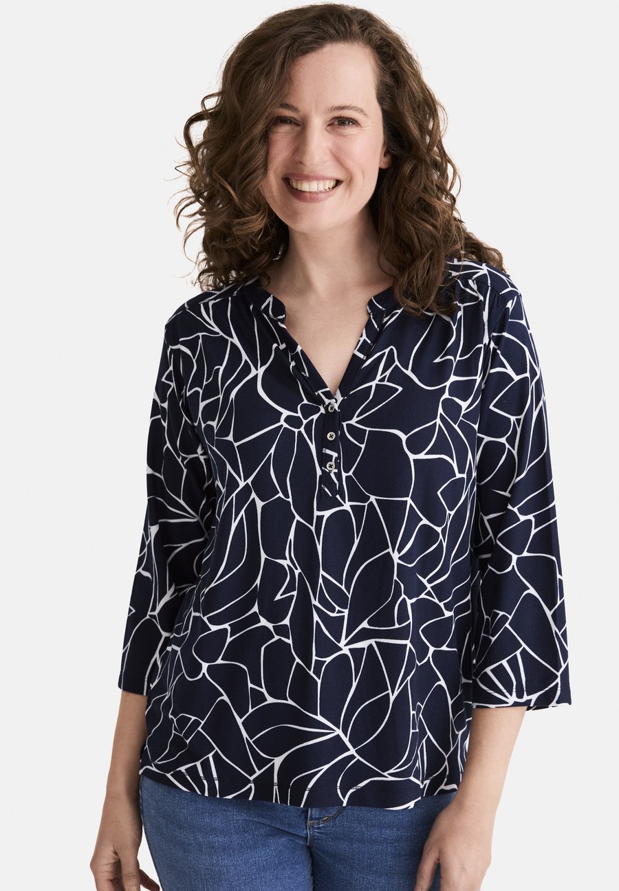 Топ Stooker Women MARIE PRINT 3/4-ARM, Blue Abstract Aop/Blue
Топ Stooker Women MARIE PRINT 3/4-ARM, Blue Abstract Aop/Blue