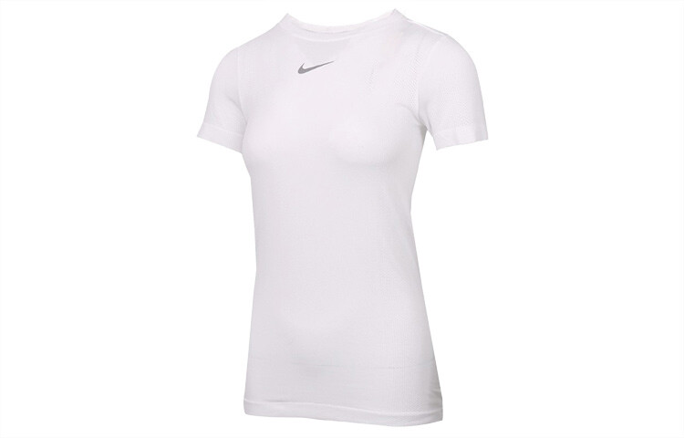 Футболка женская белая Nike
Футболка женская белая Nike