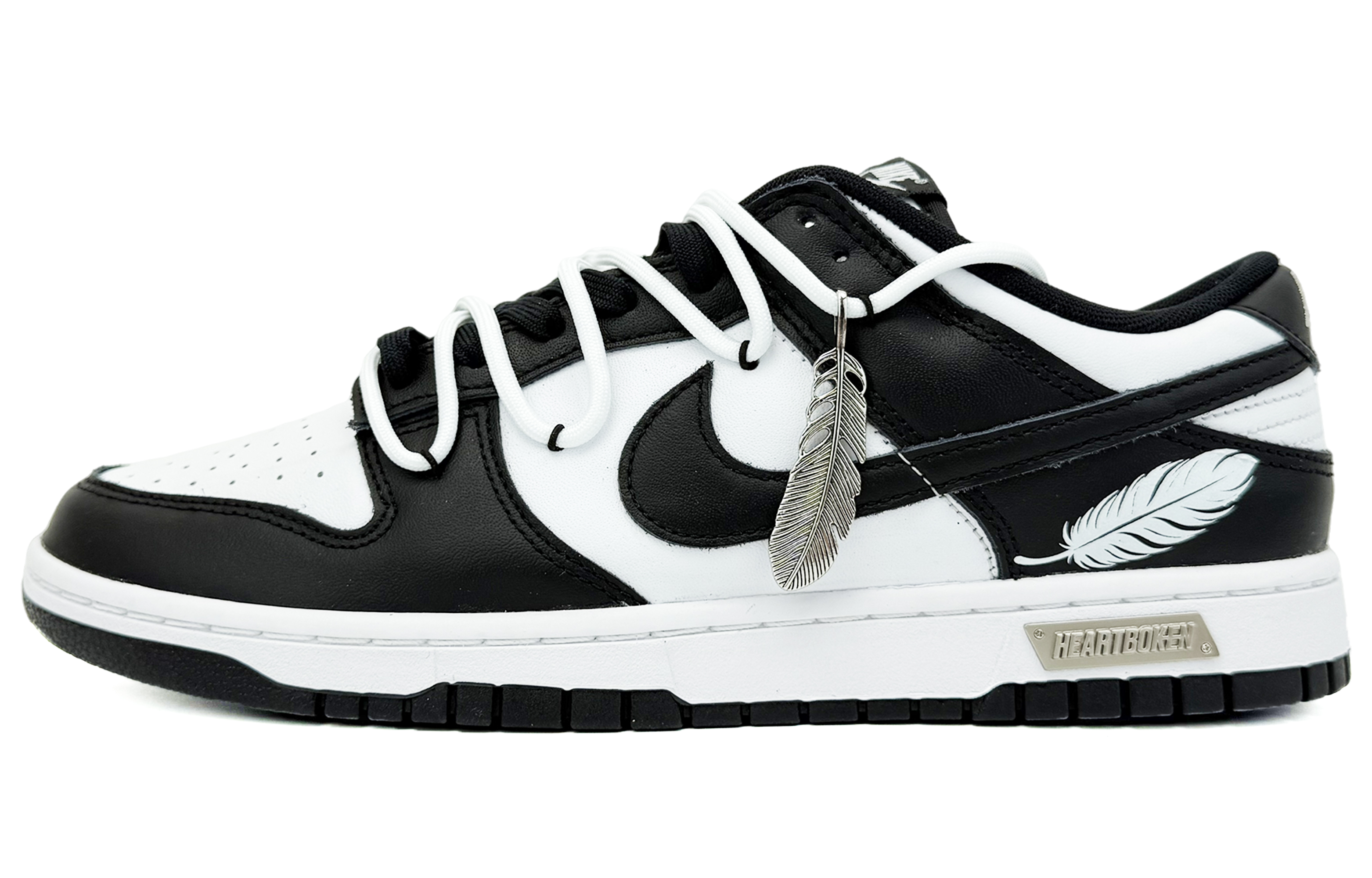 Nike Кроссовки для скейтбординга Dunk SuiXin Feather с рисунком от руки, амортизацией, износостойкие, низкие, мужские, черно-белые
Nike Кроссовки для скейтбординга Dunk SuiXin Feather с рисунком от руки, амортизацией, износостойкие, низкие, мужские, черно-белые