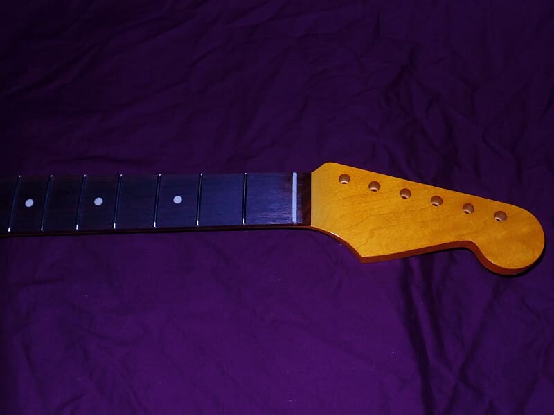 Гардероб 1950-х Классический реликтовый винтаж Allparts Fender Licensed Stratocaster гриф из розового дерева и клена Stratocaster Neck
Гардероб 1950-х Классический реликтовый винтаж Allparts Fender Licensed Stratocaster гриф из розового дерева и клена Stratocaster Neck