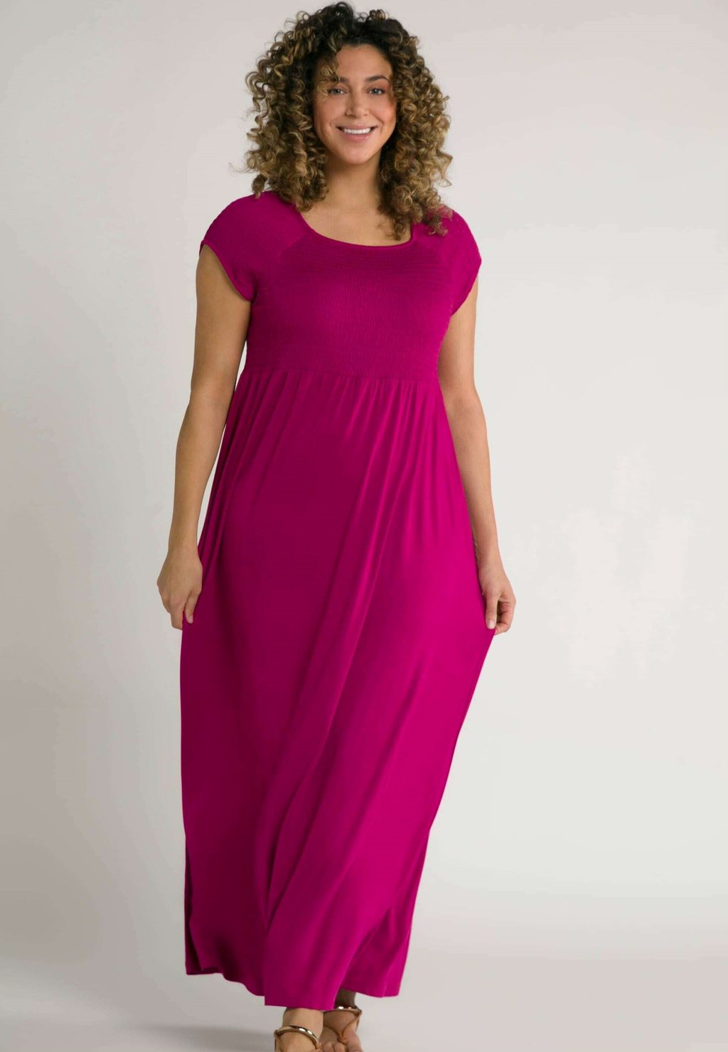 Платье макси GESMOKTE CARRÉHALS Ulla Popken, розовый
Платье макси GESMOKTE CARRÉHALS Ulla Popken, розовый