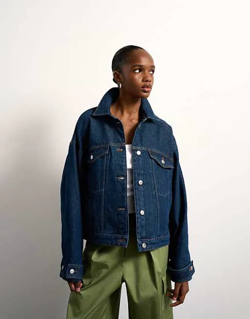 Джинсовая куртка-баллон Topshop полосатого цвета индиго
Джинсовая куртка-баллон Topshop полосатого цвета индиго