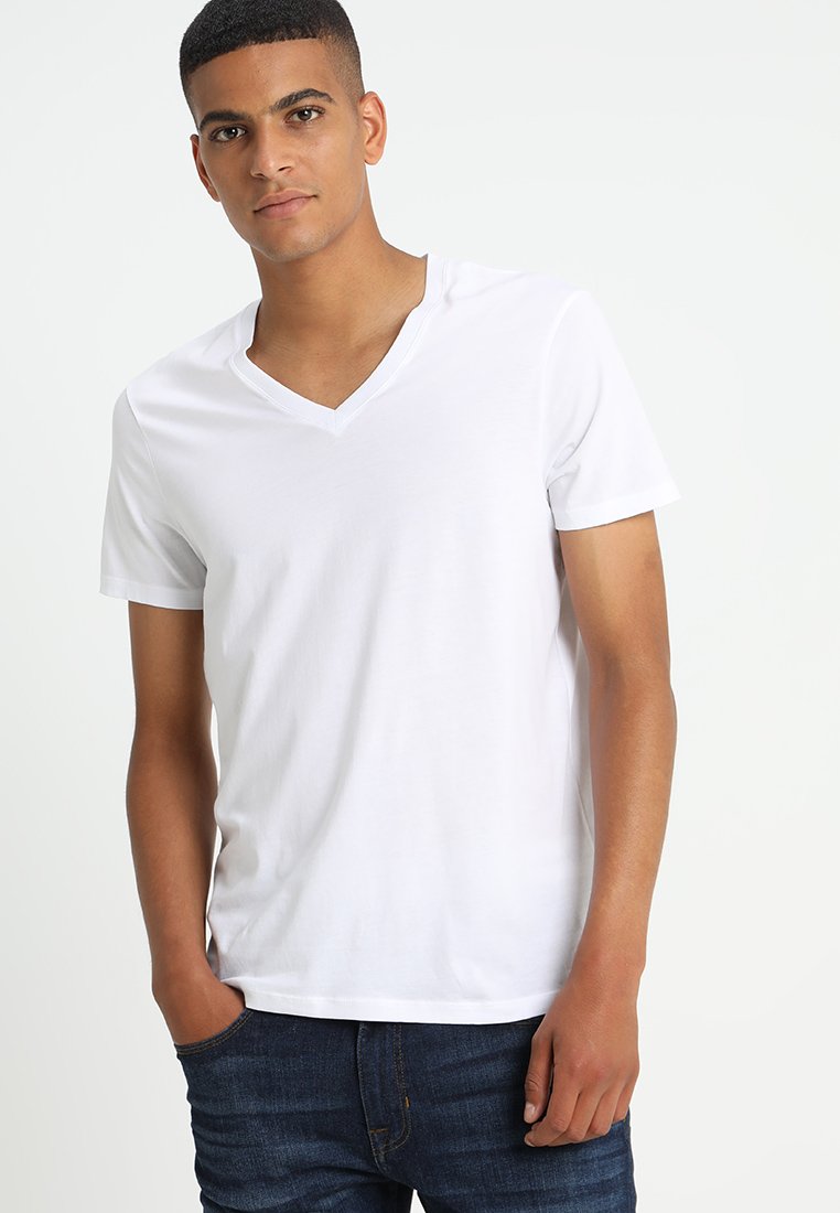 Базовая футболка Armani Exchange, белый
Базовая футболка Armani Exchange, белый