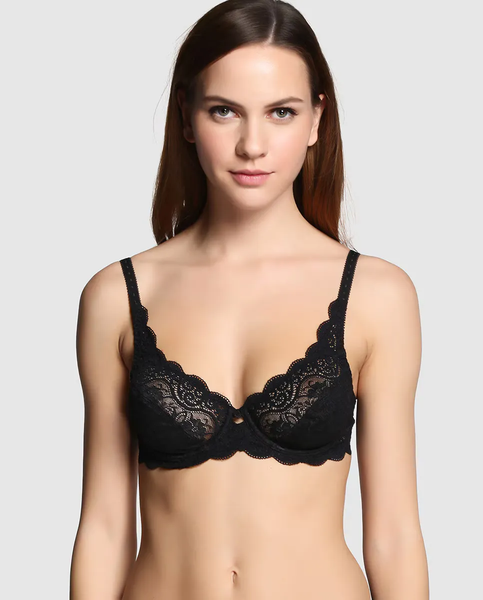 Кружевной бюстгальтер на косточках Triumph, черный
Кружевной бюстгальтер на косточках Triumph, черный