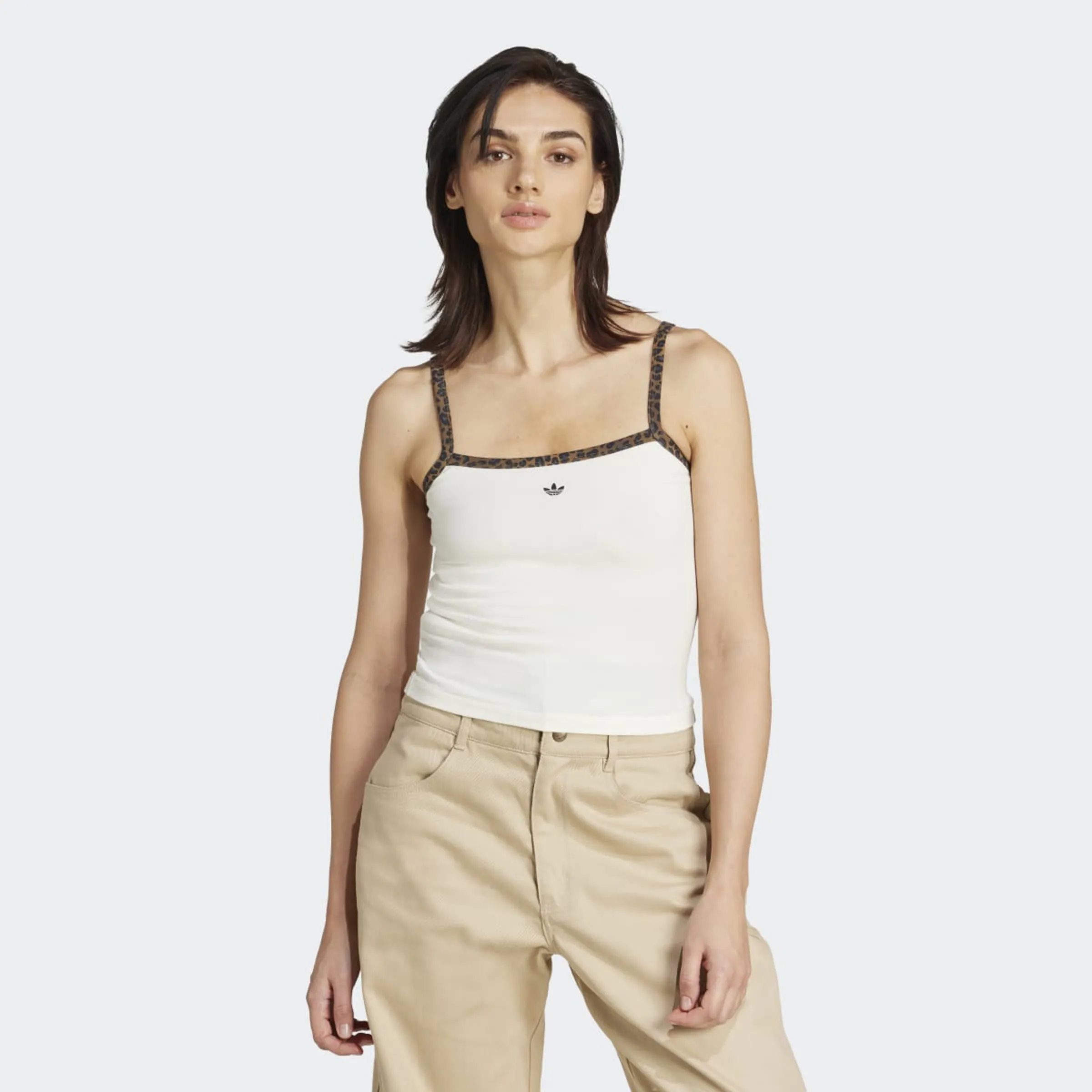 Женская майка-бандо "Леопард" Originals Adidas, белый
Женская майка-бандо "Леопард" Originals Adidas, белый