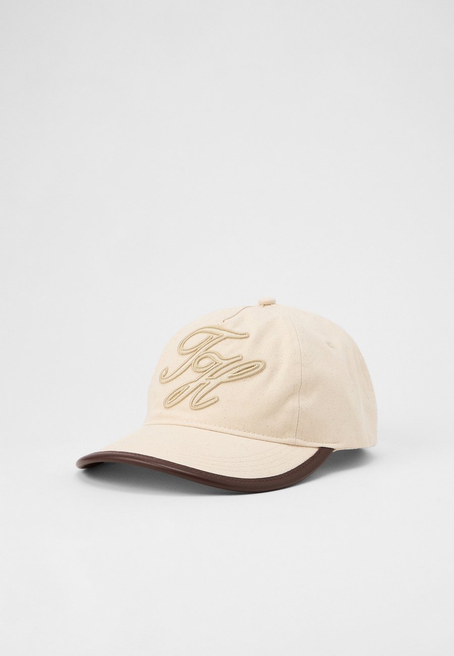 Бейсболка Tommy Hilfiger SCRIPT ELEVATED, Nautral/Beige
Бейсболка Tommy Hilfiger SCRIPT ELEVATED, Nautral/Beige