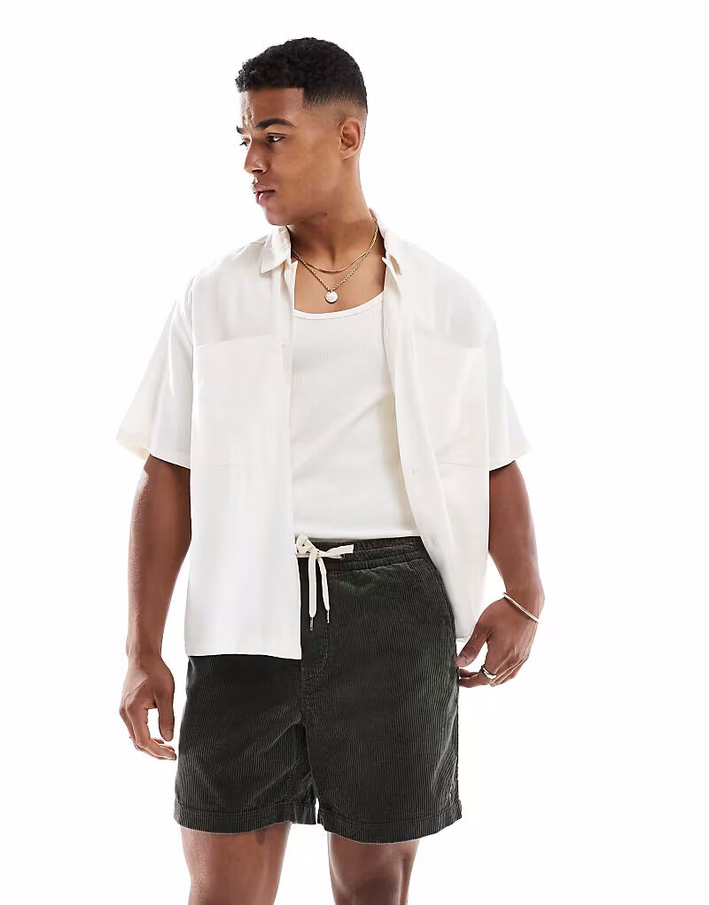 Шорты Polo Ralph Lauren Prepsters с плоским передом и вельветом, антрацитового цвета
Шорты Polo Ralph Lauren Prepsters с плоским передом и вельветом, антрацитового цвета