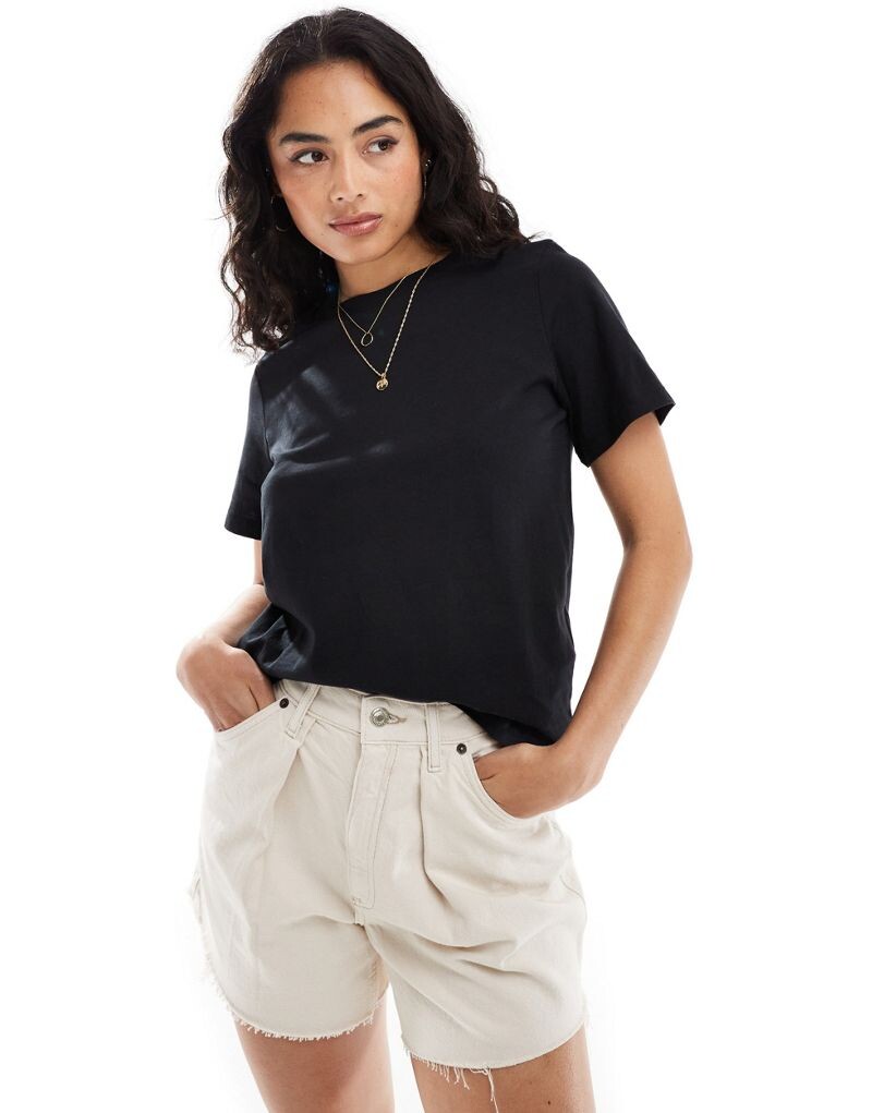 JDY – Черная футболка в клетку
JDY – Черная футболка в клетку