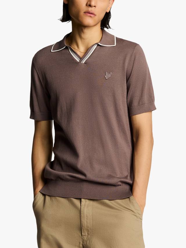 Хлопковая вязаная поло с контрастным воротником Lyle & Scott, Plum Truffle
Хлопковая вязаная поло с контрастным воротником Lyle & Scott, Plum Truffle