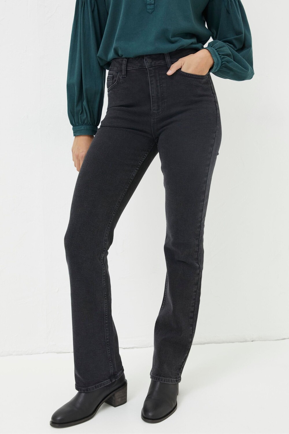 Расклешенные джинсы FatFace Brooke Fat Face, черный
Расклешенные джинсы FatFace Brooke Fat Face, черный