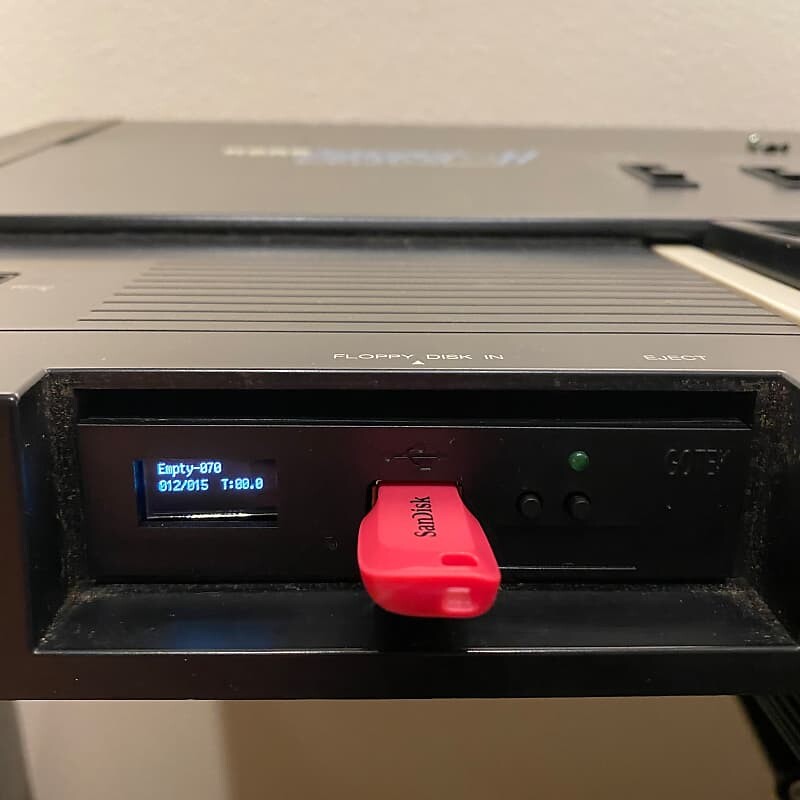 Эмулятор USB-дисковода для Korg DSS-1 плюс 100 дисков, USB-накопитель на 16 ГБ и OLED-дисплей
Эмулятор USB-дисковода для Korg DSS-1 плюс 100 дисков, USB-накопитель на 16 ГБ и OLED-дисплей